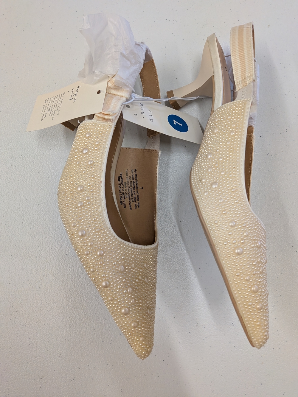 A New Day Beige Slingback Kitten Heels Pearl Embellished Women’s Size 7 NWT Eleg